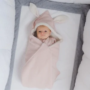 Cobija con capucha de Conejo rosa